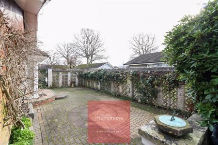 2 bedroom Detached bungalow to let in Cedar Drive, Wimborne