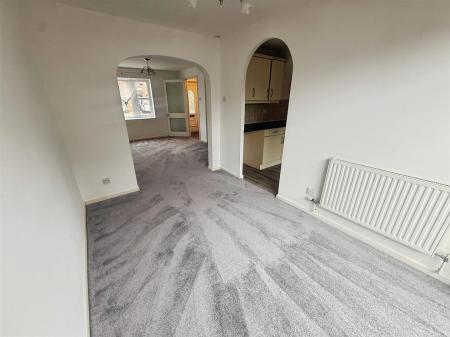 3 bedroom Semi-detached house to let in Vallis Close, Poole