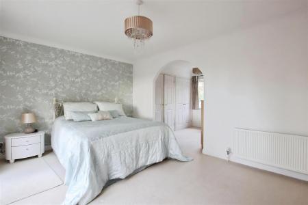 4 bedroom Detached house to let in Marlborough Place, Wimborne