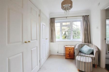 4 bedroom Detached house to let in Marlborough Place, Wimborne