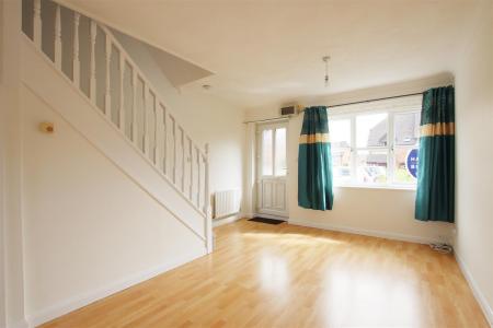 2 bedroom Terraced House to let in Old Manor Close, Wimborne
