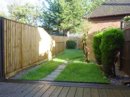 2 bedroom Terraced House to let in Old Manor Close, Wimborne