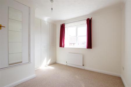 2 bedroom Terraced House to let in Old Manor Close, Wimborne