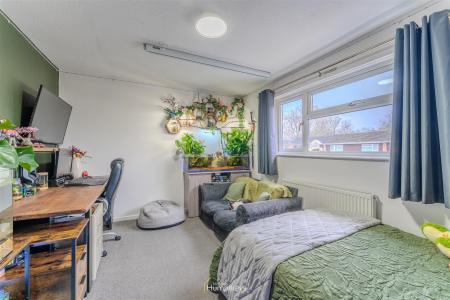 3 bedroom End of terrace house for sale in Selkirk Close, Merley, Wimborne