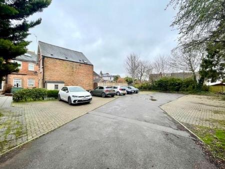 1 bedroom Property for sale in New Borough Road, Wimborne