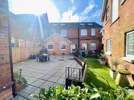 1 bedroom Property for sale in New Borough Road, Wimborne