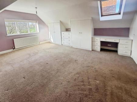 3 bedroom Detached house to let in Redcotts Lane, Wimborne