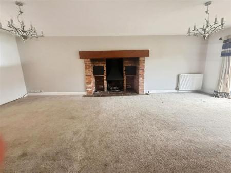 3 bedroom Detached house to let in Redcotts Lane, Wimborne