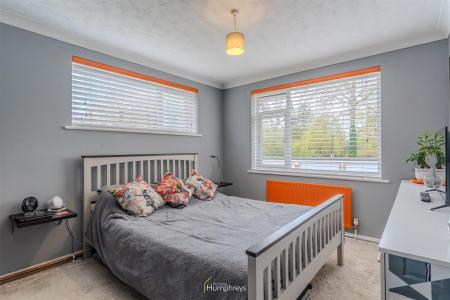 2 bedroom Property for sale in Allenview Road, Wimborne