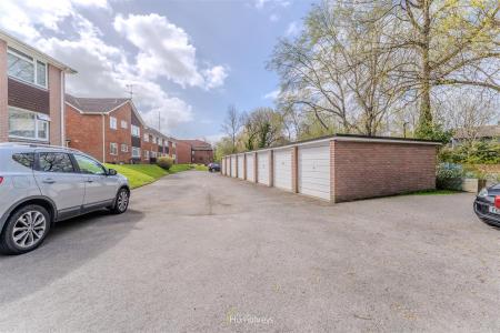 2 bedroom Property for sale in Allenview Road, Wimborne