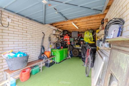 2 bedroom Property for sale in Allenview Road, Wimborne