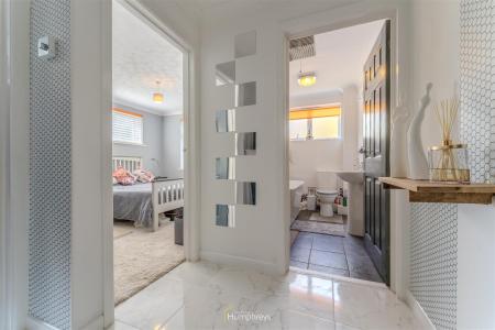 2 bedroom Property for sale in Allenview Road, Wimborne