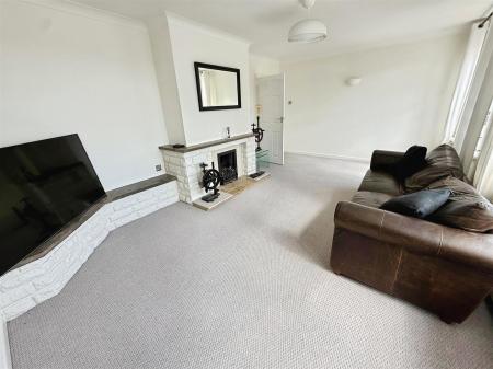 4 bedroom Detached house to let in Leigh Lane, Wimborne