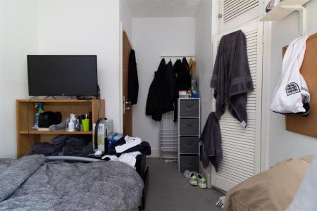 4 bedroom Semi-detached house to let in Aberdeen Road, Southampton