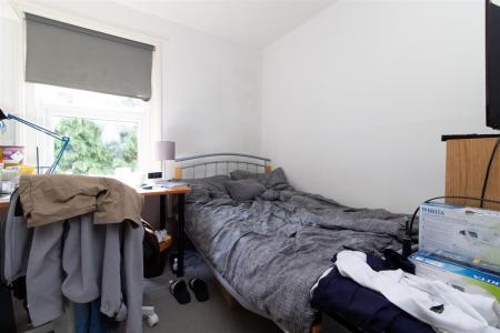 4 bedroom Semi-detached house to let in Aberdeen Road, Southampton