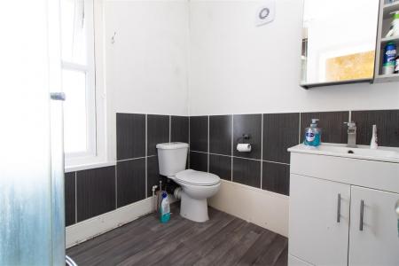 4 bedroom Semi-detached house to let in Aberdeen Road, Southampton