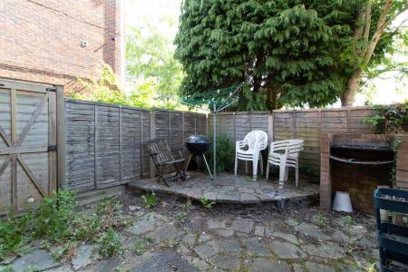 4 bedroom Semi-detached house to let in Aberdeen Road, Southampton