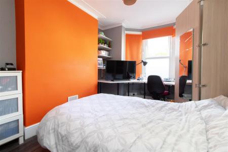 4 bedroom Semi-detached house to let in Aberdeen Road, Southampton