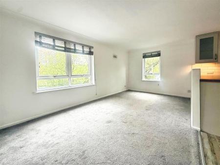 1 bedroom Apartment to let in Allenview Road, Wimborne