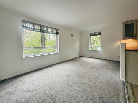 1 bedroom Apartment to let in Allenview Road, Wimborne