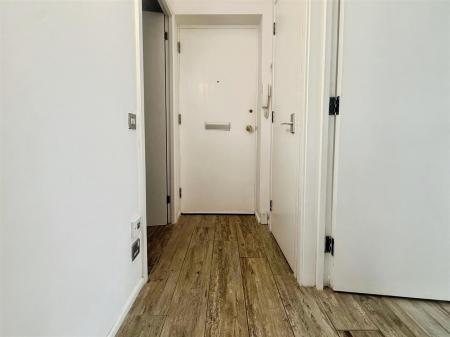 1 bedroom Apartment to let in Allenview Road, Wimborne