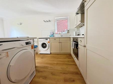 1 bedroom Apartment to let in Allenview Road, Wimborne