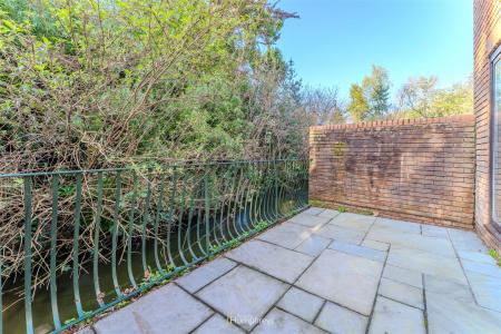 2 bedroom Town house for sale in Millstream Close, Wimborne