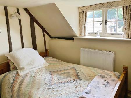4 bedroom Detached house to let in Church Hill, Tarrant Hinton, Blandford Forum
