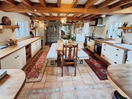 4 bedroom Detached house to let in Church Hill, Tarrant Hinton, Blandford Forum