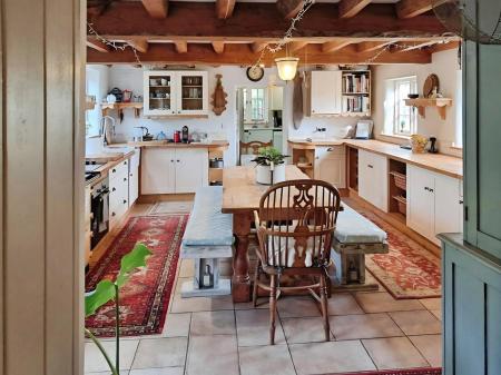 4 bedroom Detached house to let in Church Hill, Tarrant Hinton, Blandford Forum