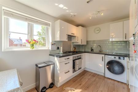 2 bedroom Property for sale in Brook Road, Wimborne
