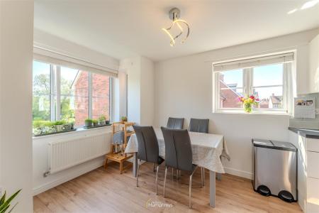 2 bedroom Property for sale in Brook Road, Wimborne