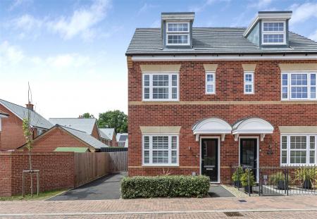 Thresher Way, Wimborne