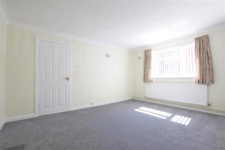 2 bedroom House share to let in Allenview Road, Wimborne