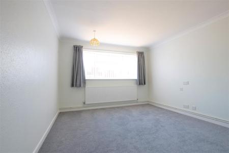 2 bedroom House share to let in Allenview Road, Wimborne
