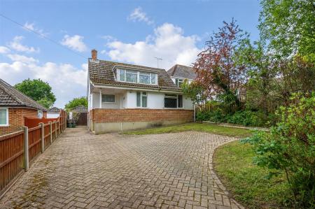 2 bedroom Chalet for sale in Middlehill Road, Wimborne