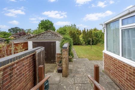 2 bedroom Chalet for sale in Middlehill Road, Wimborne