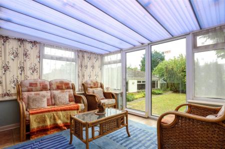 2 bedroom Chalet for sale in Middlehill Road, Wimborne
