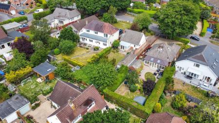 2 bedroom Chalet for sale in Middlehill Road, Wimborne