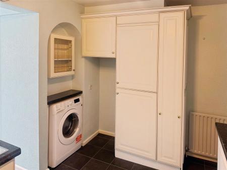 4 bedroom Detached bungalow to let in Finchfield Avenue, Bournemouth
