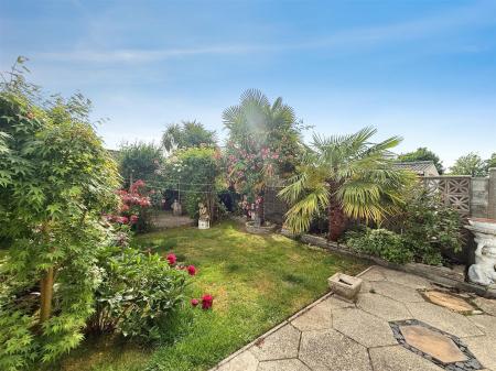 4 bedroom Detached bungalow to let in Finchfield Avenue, Bournemouth