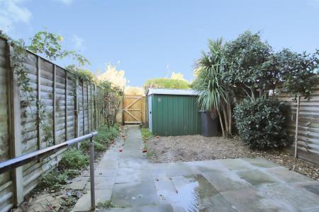 2 bedroom Terraced House to let in Leigh Road, Wimborne