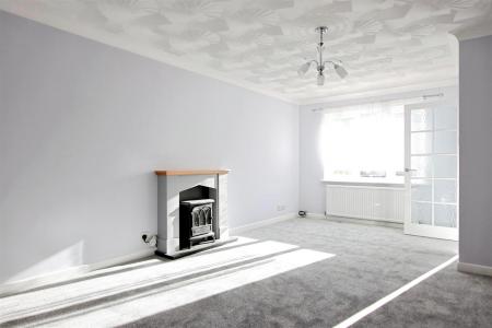 2 bedroom Terraced House to let in Leigh Road, Wimborne