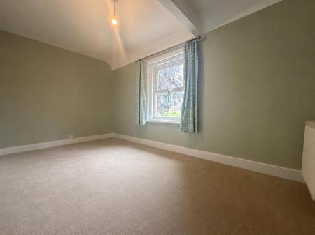 3 bedroom Semi-detached house to let in Crescent Road, Wimborne