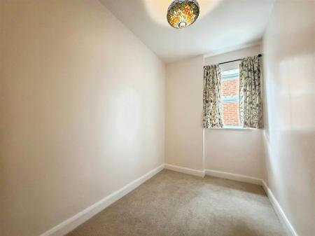 3 bedroom Semi-detached house to let in Crescent Road, Wimborne