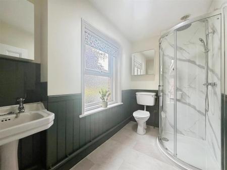 3 bedroom Semi-detached house to let in Crescent Road, Wimborne