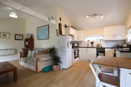 2 bedroom Detached bungalow to let in Winterborne Muston, Bere Regis