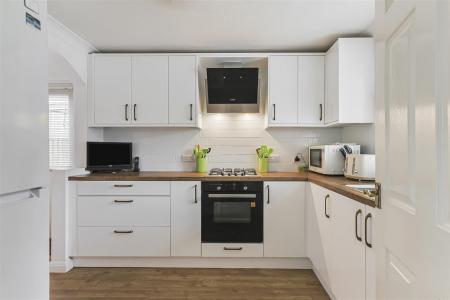 4 bedroom Detached house for sale in Henbest Close, Wimborne