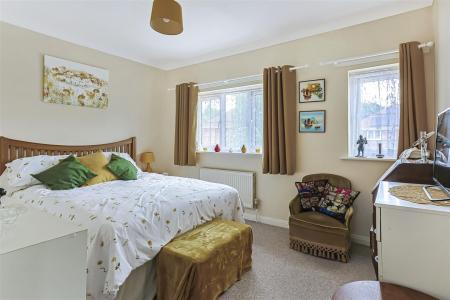 4 bedroom Detached house for sale in Henbest Close, Wimborne