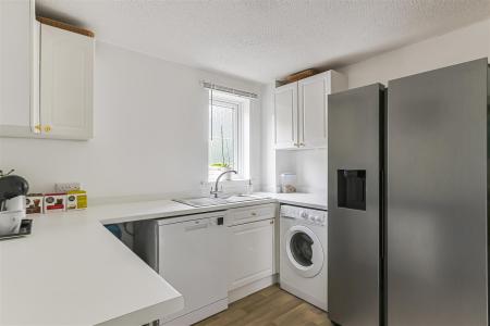 4 bedroom Detached house for sale in Henbest Close, Wimborne